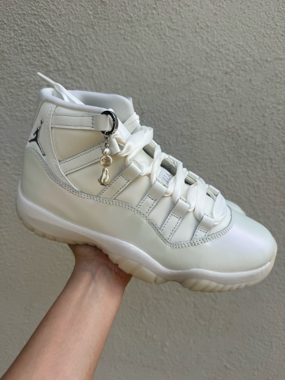 Air Jordan 11 Retro High Top Women’s Sneakers - PEARL WHITE WOMEN SIZE 8.5